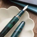Pióro wieczne Wancher True Ebonite Marble Green stalówka srebrna.jpg