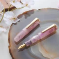 Pióro Wieczne Wancher PuChiCo Lilac Mist kompozycja 1.jpg